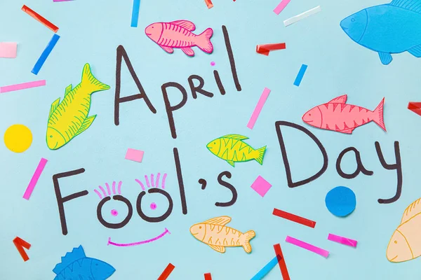 Metin April Fools Day Renk Arkaplanı Üzerine Kağıt Dekoru — Stok fotoğraf