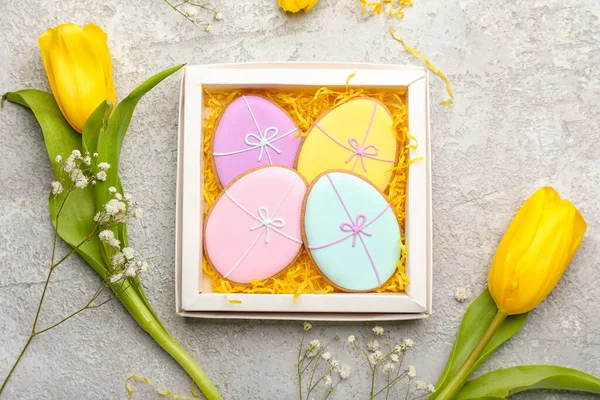 Box Tasty Easter Cookies Flowers Grey Background — Stock Photo, Image
