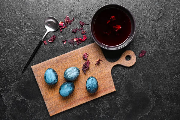 Natural Dyed Easter Eggs Dried Hibiscus Dark Table — Stock Photo, Image