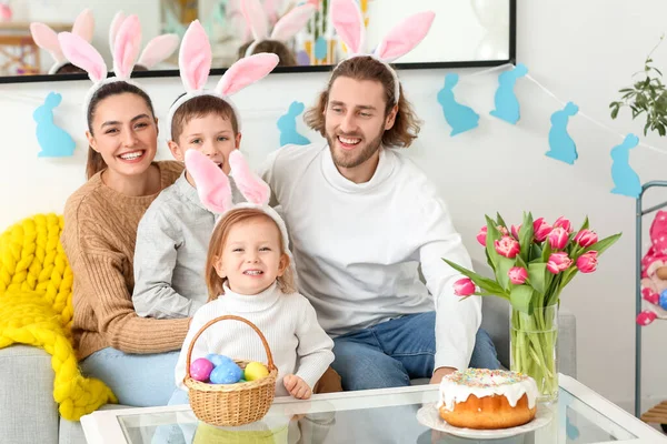 Famiglia Felice Orecchie Coniglio Casa Giorno Pasqua — Foto Stock