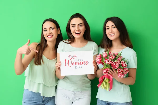 Vackra Kvinnor Med Blommor Och Papper Med Texten Happy Women — Stockfoto