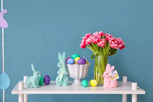 Vase Avec Belles Tulipes Différents Œufs Pâques Des Lapins Sur — Photo