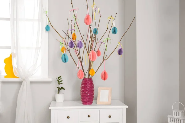 Vase Avec Branches Arbres Décor Pâques Sur Table Près Mur — Photo