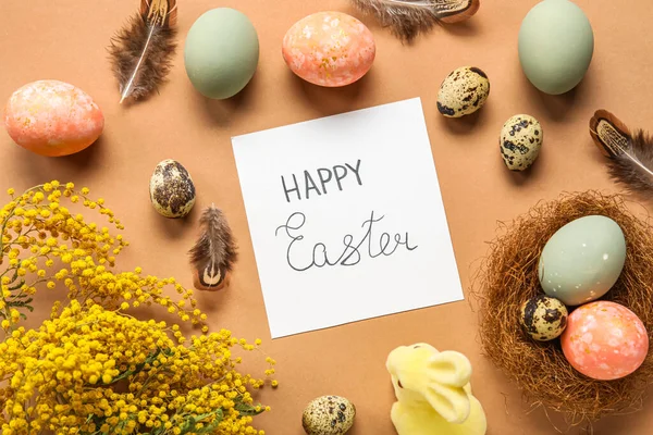 Renkli Arkaplanda Mutlu Paskalyalar Yumurtalar Mimoza Dalları Yazılı Tebrik Kartı — Stok fotoğraf