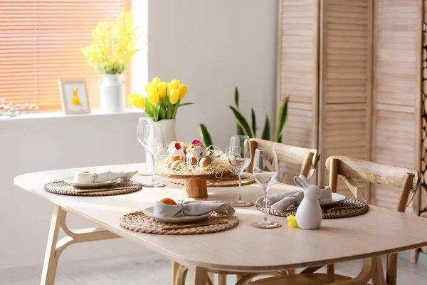 Festive Dinnerware Table Served Easter Celebration Room — Stock Photo, Image