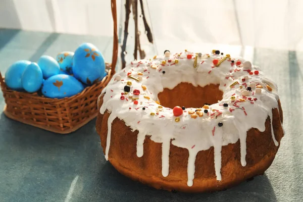 Tasty Easter Cake Eggs Table — Stock Photo, Image