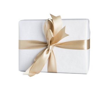 Kurdeleli hediye kutusu ve beyaz arka planda eğilme