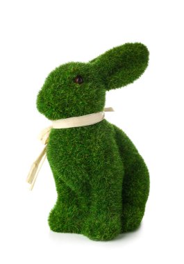Beyaz arkaplanda Yeşil Paskalya tavşanı