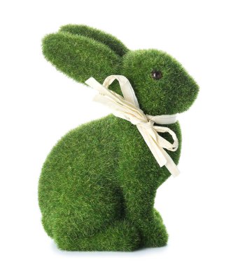 Beyaz arka planda şirin yeşil Paskalya tavşanı