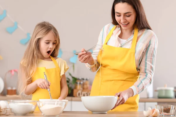 Little Girl Her Mother Preparing Dough Easter Cake Kitchen — Stock Photo, Image