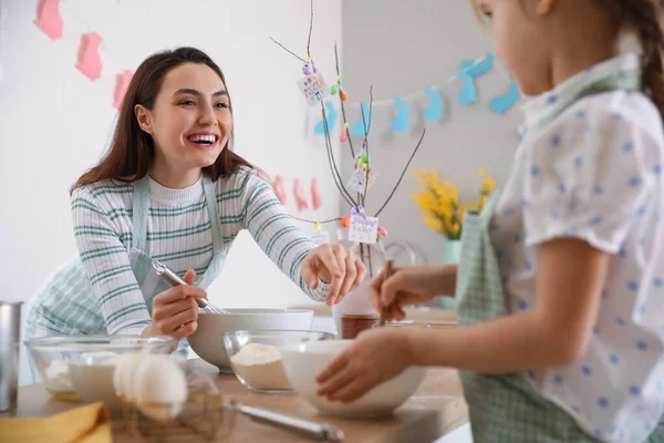 Young Woman Her Little Daughter Preparing Dough Easter Cake Kitchen — Stock Photo, Image