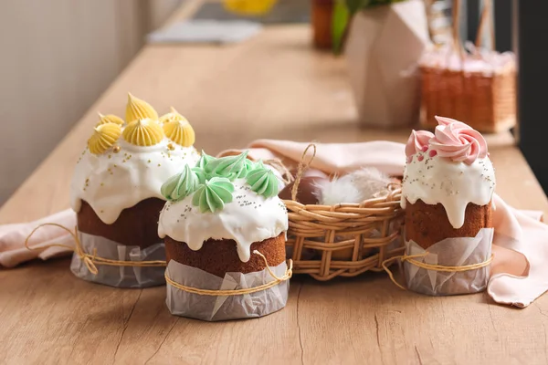 Tasty Easter Cakes Basket Eggs Table Kitchen — Stock Photo, Image