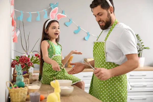 Cute Little Girl Her Father Cooking Kitchen Easter Day — Stock Photo, Image