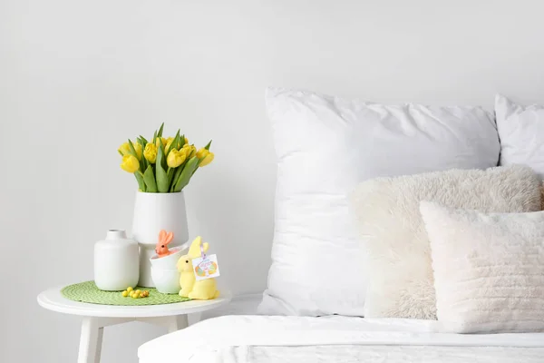 Vase Tulips Cups Easter Rabbits Table Comfortable Bed — Stock Photo, Image