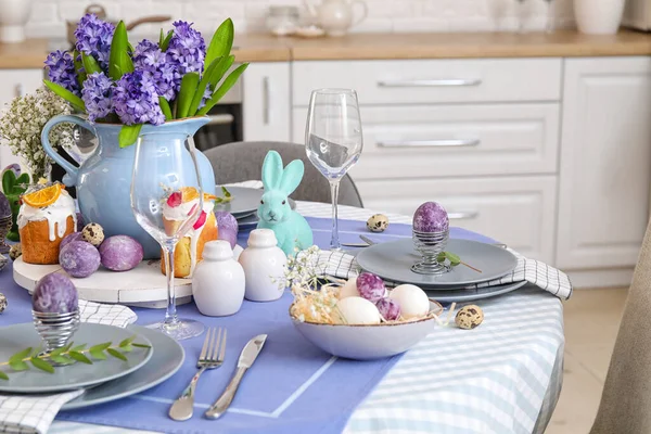 Eettafel Geserveerd Voor Pasen Keuken — Stockfoto
