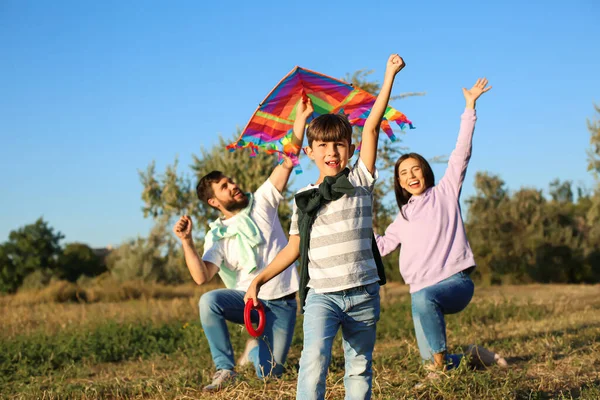 Cute Little Boy Kite His Parents Park — Stock Photo, Image