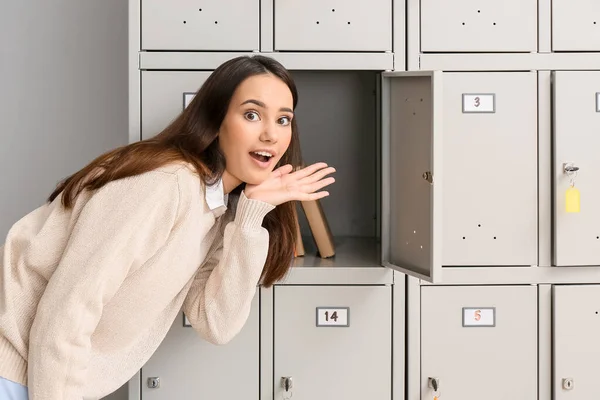 Female Student Open Locker — Stock Photo, Image