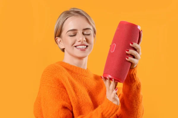 Smiling Woman Closed Eyes Holding Modern Wireless Portable Speaker Color — Stock Photo, Image