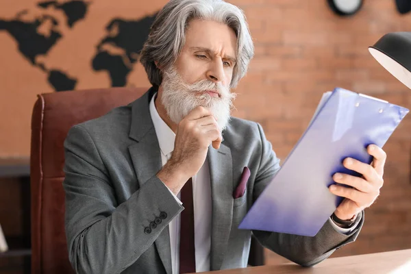 Handsome Mature Bearded Businessman Working Office — Stock Photo, Image
