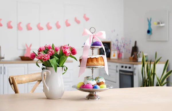 Stand Easter Cakes Eggs Tulips Dining Table Kitchen — Stock Photo, Image