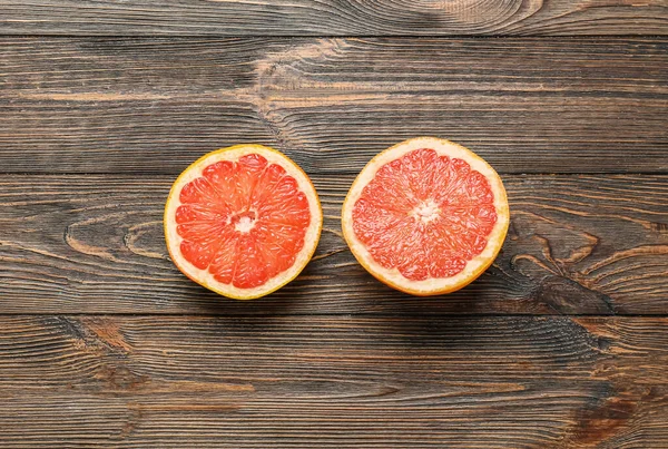 Leckere Geschnittene Grapefruit Auf Holzgrund — Stockfoto