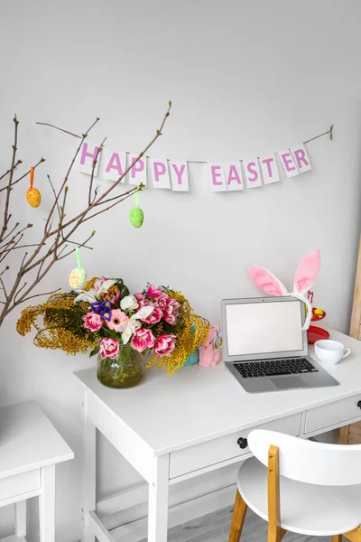 Workplace Modern Laptop Stylish Decor Easter Celebration White Wall — Stock Photo, Image