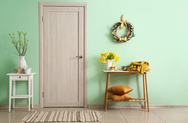 Interior Room Beautiful Easter Decor Wooden Door Color Wall — Stock Photo, Image