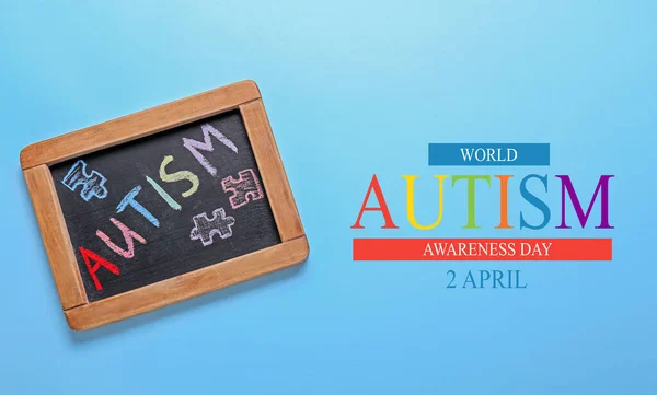 Доска Синем Фоне Всемирный День Осознания Аутизма — стоковое фото