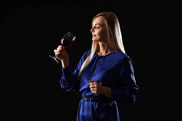 Female Sommelier Tasting Wine Dark Background — Stock Photo, Image