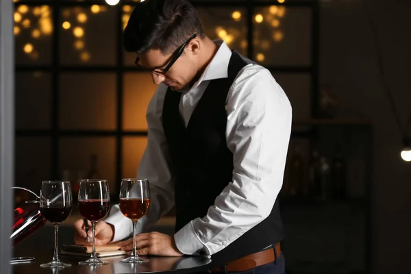 Young Male Sommelier Tasting Types Wine — Stock Photo, Image