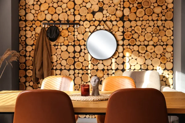 Mesa Comedor Con Vela Decoración Una Habitación Elegante — Foto de Stock