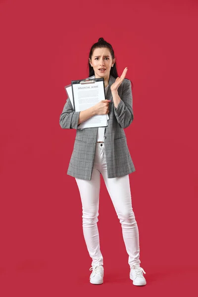Worried Female Accountant Red Background — Stock Photo, Image