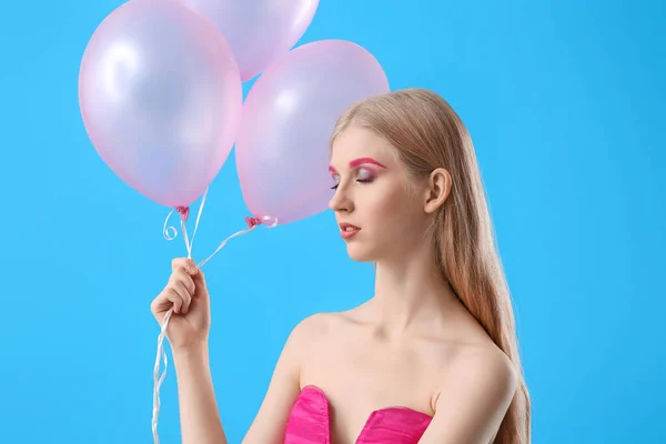 Femme Avec Maquillage Extraordinaire Tenant Des Ballons Air Sur Fond — Photo