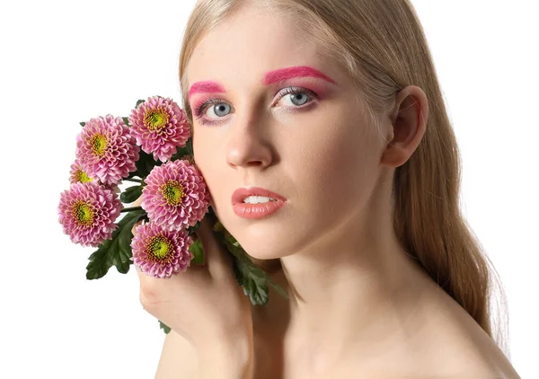 Mulher Bonita Com Maquiagem Criativa Segurando Flores Bonitas Fundo Branco — Fotografia de Stock