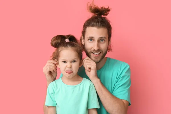 Funny Man Her Little Daughter Pink Background April Fools Day — Stock Photo, Image