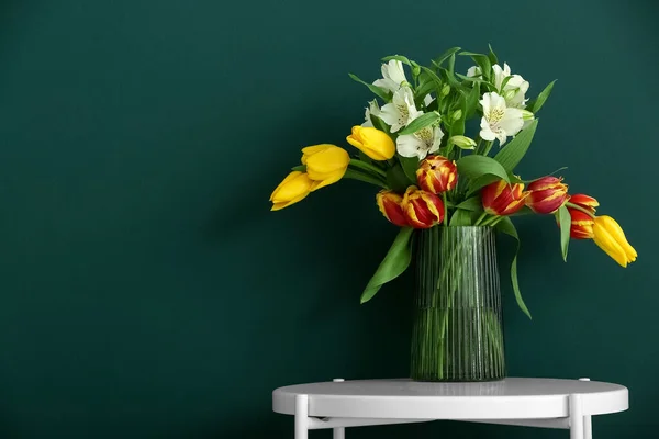 Vase Flowers Table Color Wall — Stock Photo, Image