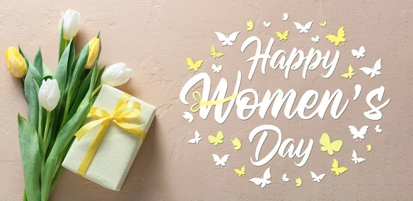 Uluslararası Kadınlar Günü Için Hediye Lale Çiçekleriyle Güzel Bir Tebrik — Stok fotoğraf
