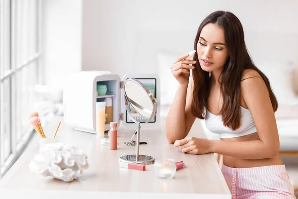 Beautiful Young Woman Applying Makeup Dressing Table Home — Stock Photo, Image