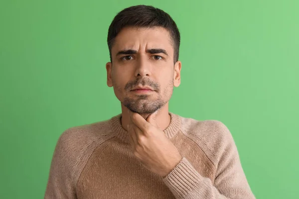 Ill Young Man Sore Throat Green Background — Stock Photo, Image