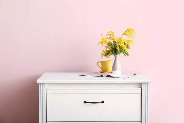 Vase Beautiful Mimosa Branches Cup Chest Drawers Color Wall Room — Stock Photo, Image