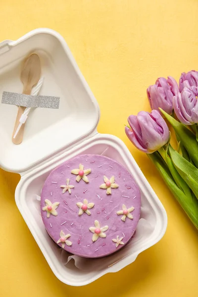 Plastic Lunch Box Tasty Bento Cake Flowers Purple Background Stock Photo by  ©serezniy 549066716