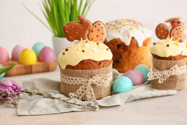 Tasty Easter Cakes Decorated Cookies Table — Stock Photo, Image
