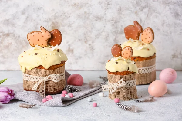 Tasty Easter Cakes Decorated Cookies Candies Table — Stock Photo, Image