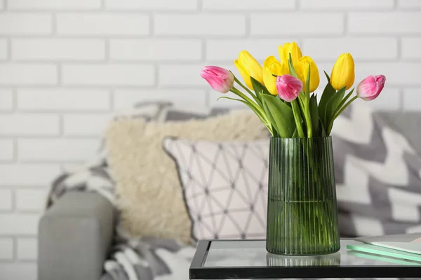 Vase Tulips Notebooks Table Sofa — Stock Photo, Image