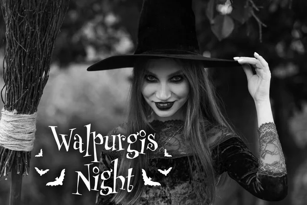 Kel dağdaki genç cadının siyah beyaz portresi ve WALPURGIS GECESİ