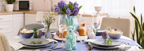 Beautiful Dining Table Served Easter Celebration Kitchen — Stock Photo, Image