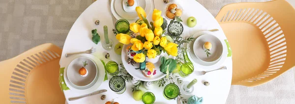 Belle Table Manger Servie Pour Célébration Pâques Dans Chambre Vue — Photo