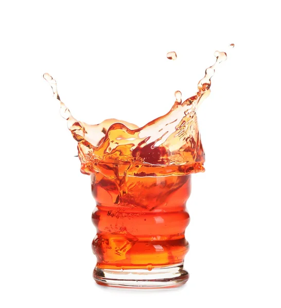 Glas Välsmakande Manhattan Cocktail Med Stänk Isolerad Vit Bakgrund — Stockfoto