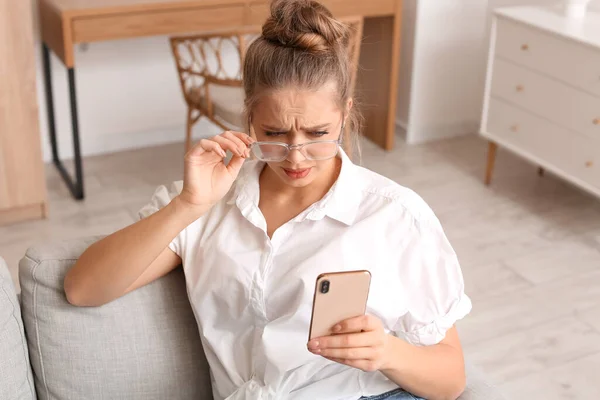Stressed Young Woman Using Mobile Phone Home — Stock Photo, Image