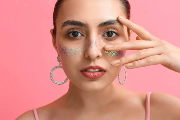 Young Woman Creative Makeup Hand Face Pink Background — Stock Photo, Image